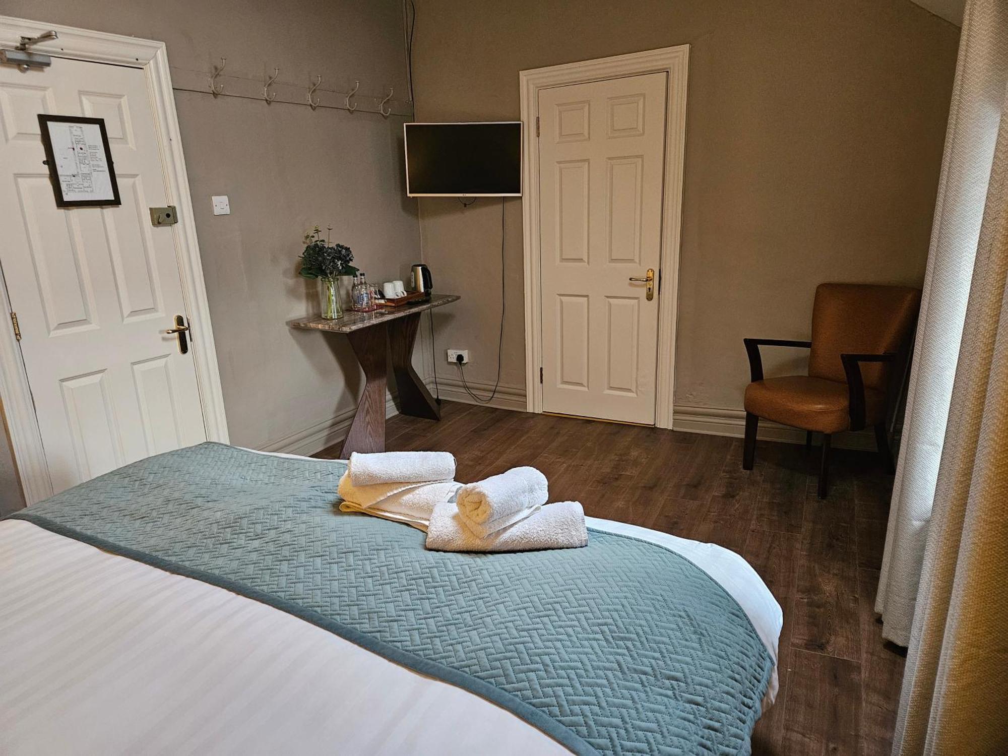 Bounty Bar Hotel Trim Buitenkant foto