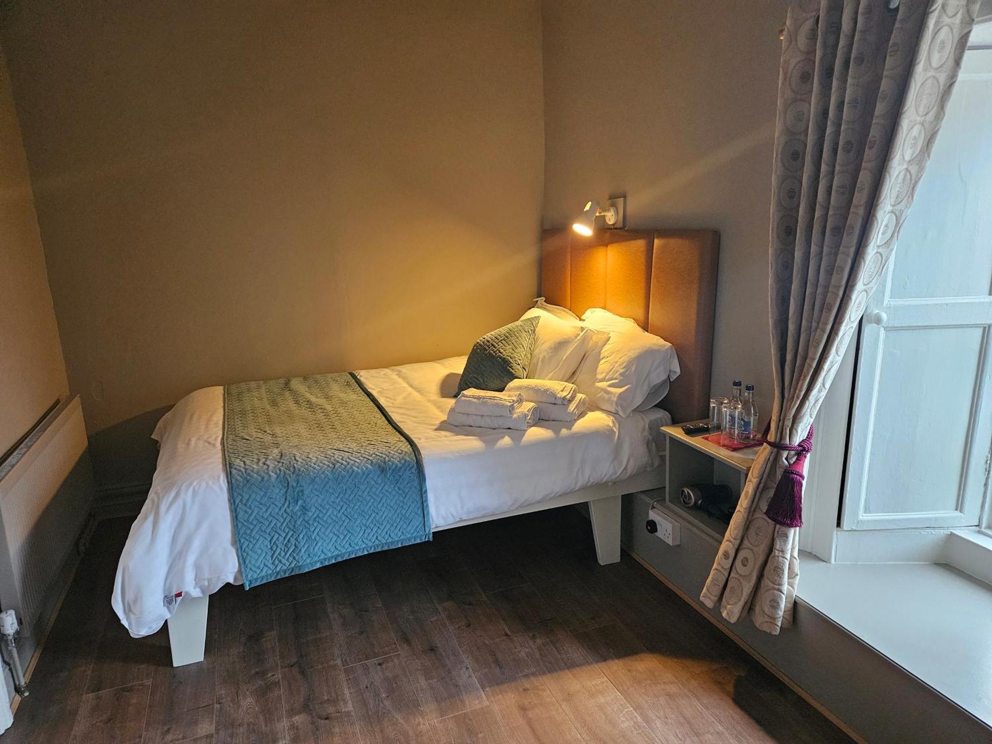 Bounty Bar Hotel Trim Buitenkant foto