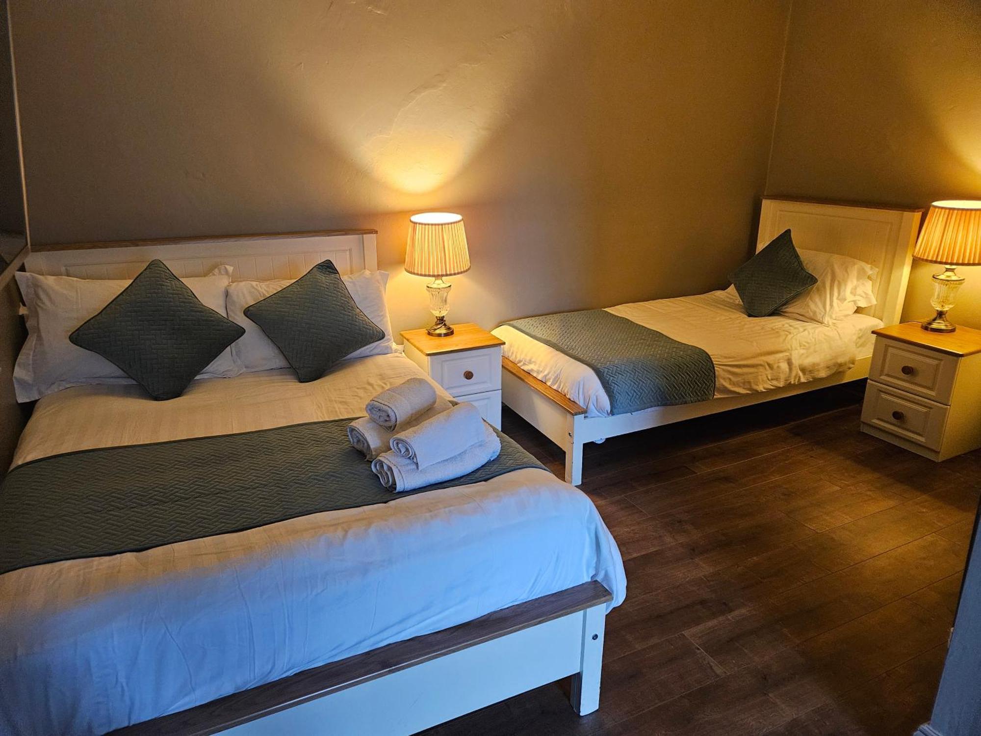 Bounty Bar Hotel Trim Buitenkant foto