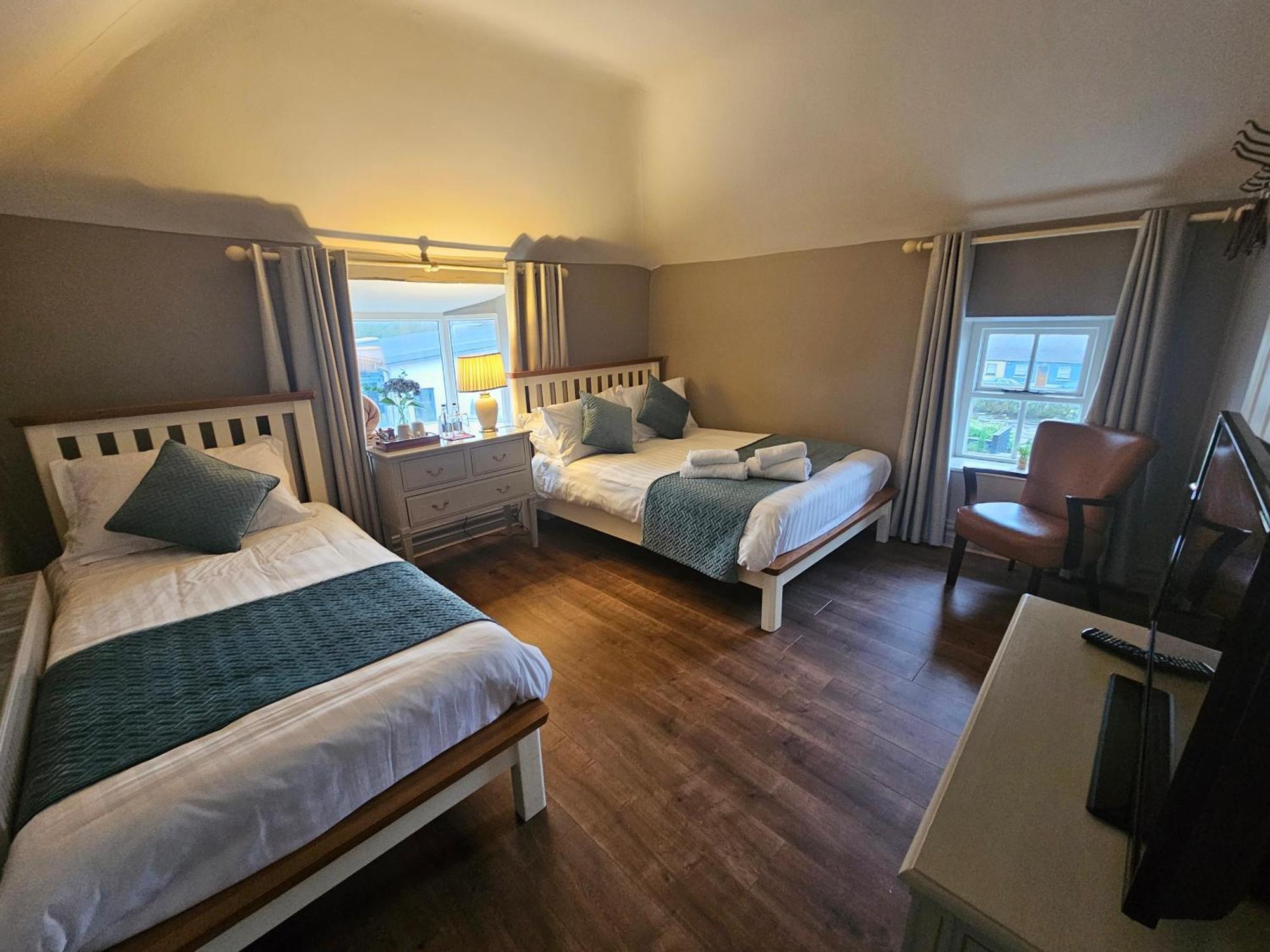 Bounty Bar Hotel Trim Buitenkant foto
